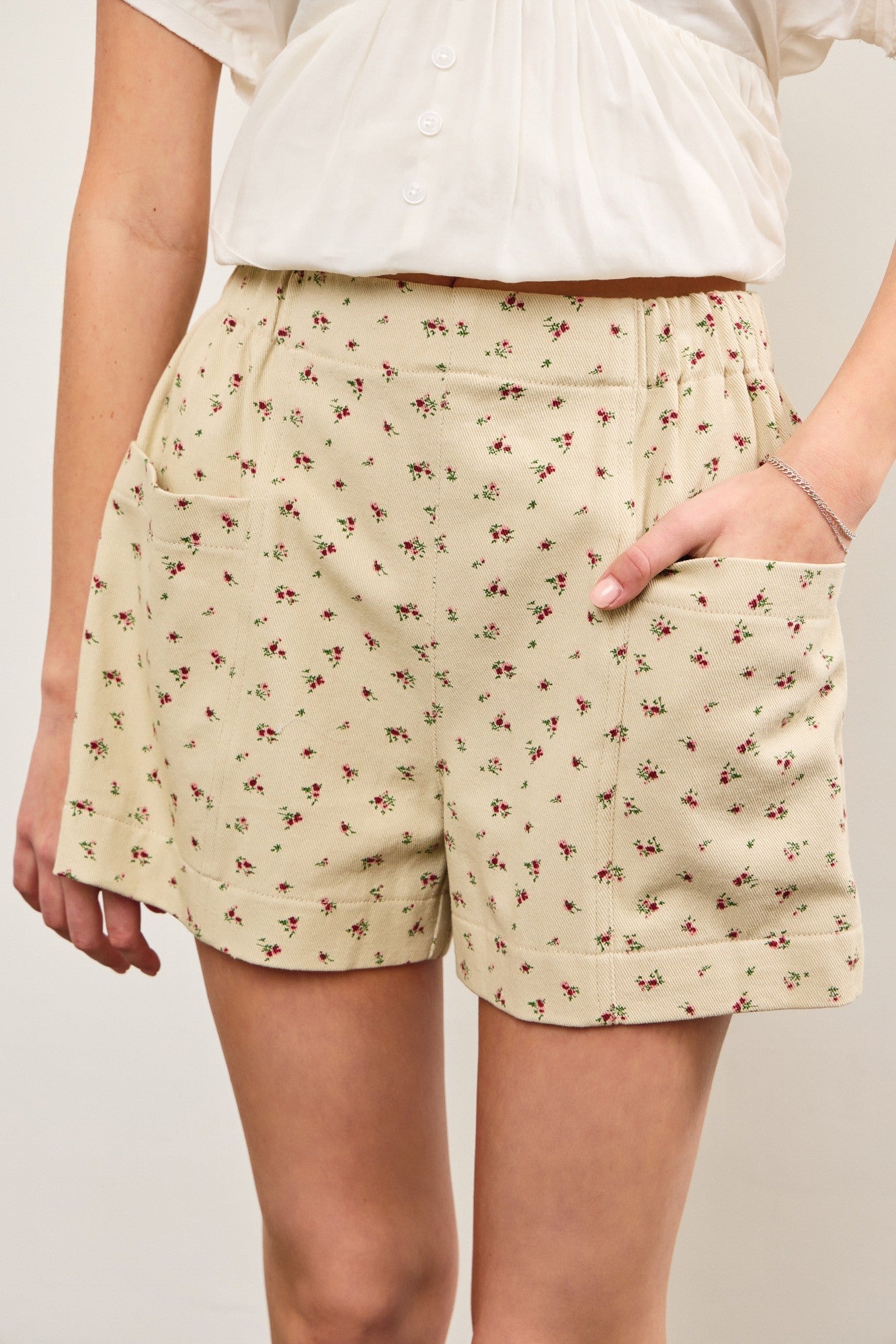 Ditsy Floral Elastic Waist Shorts