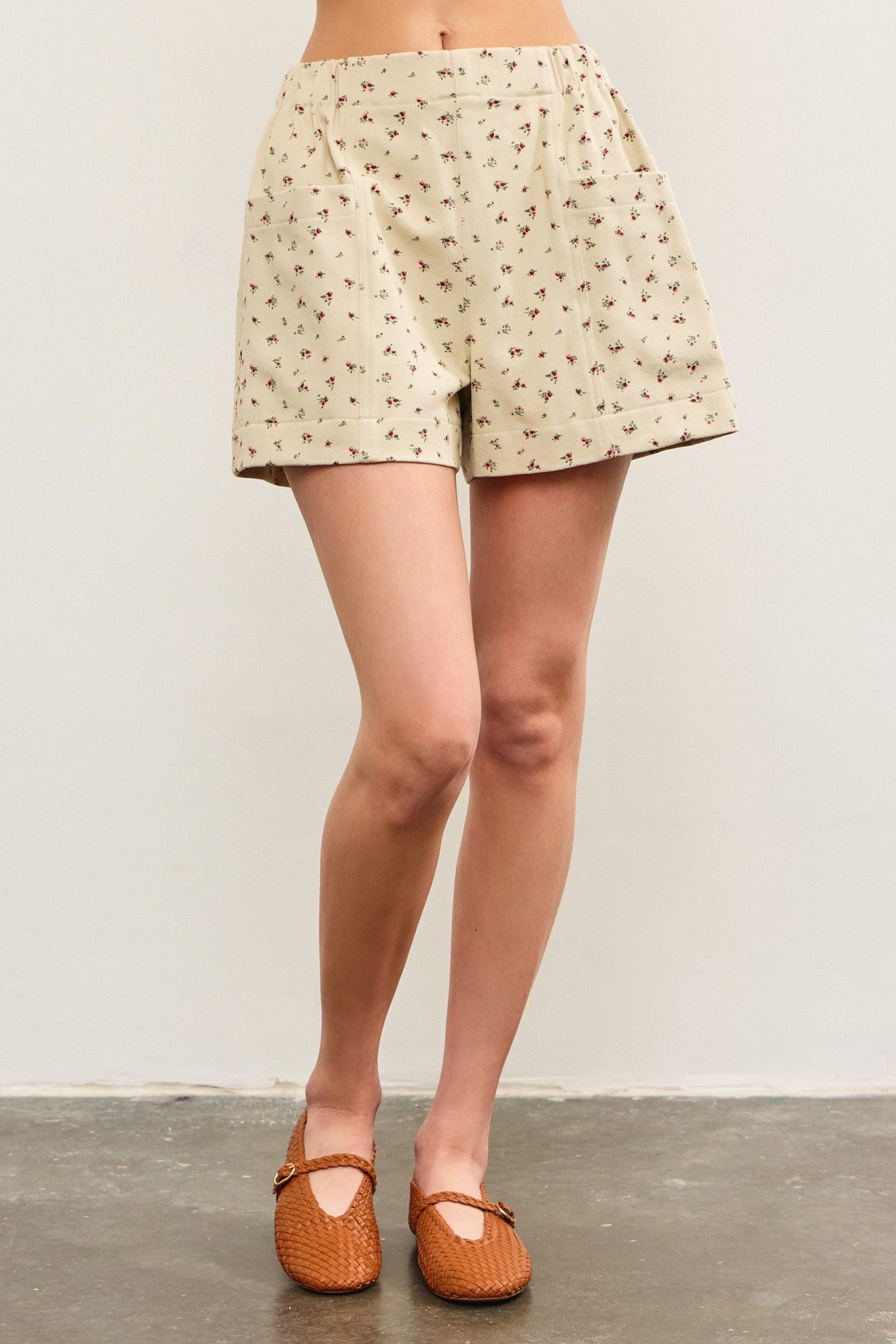 Ditsy Floral Elastic Waist Shorts