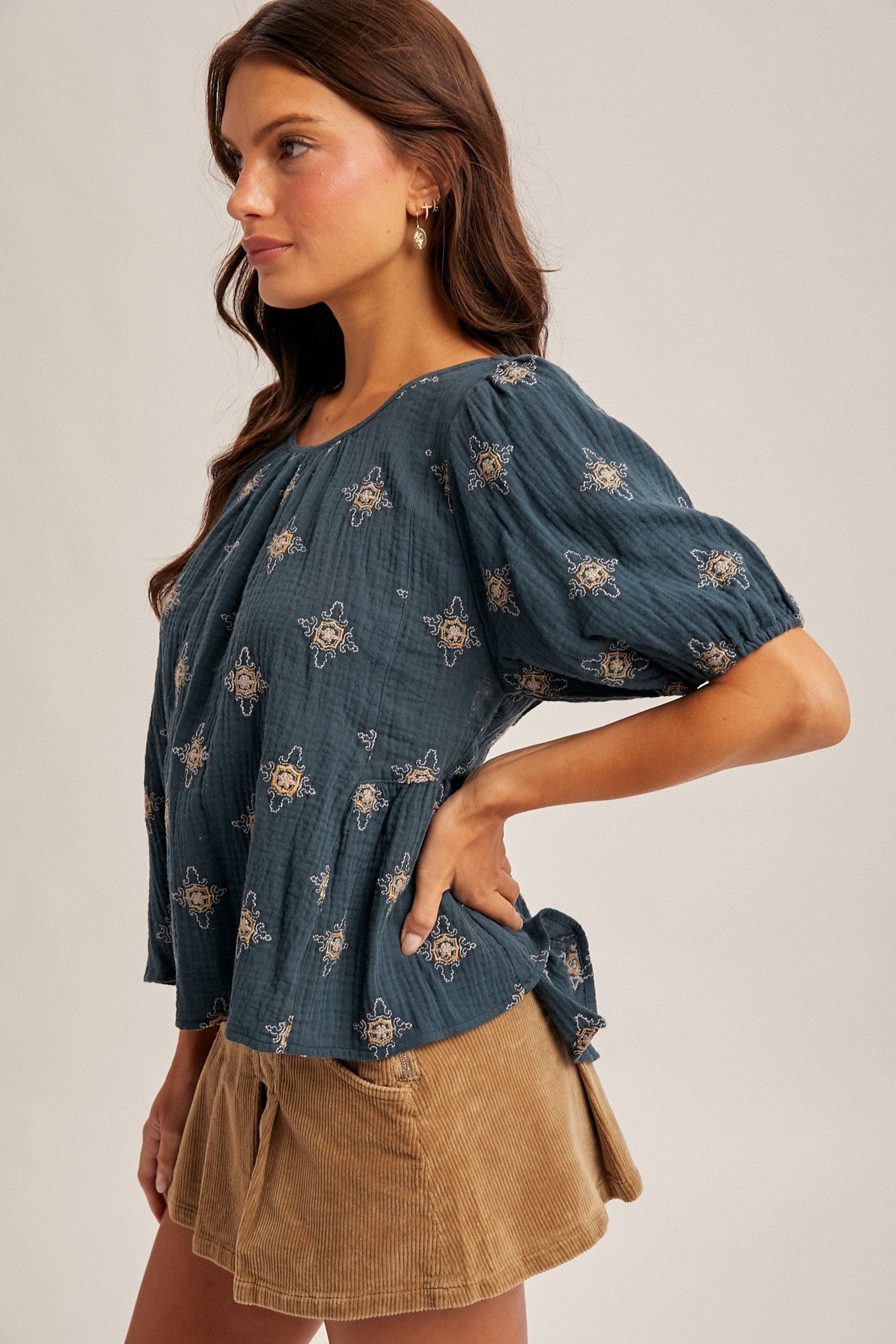 Tie Back Embroidered Bubble Sleeve Peplum Top