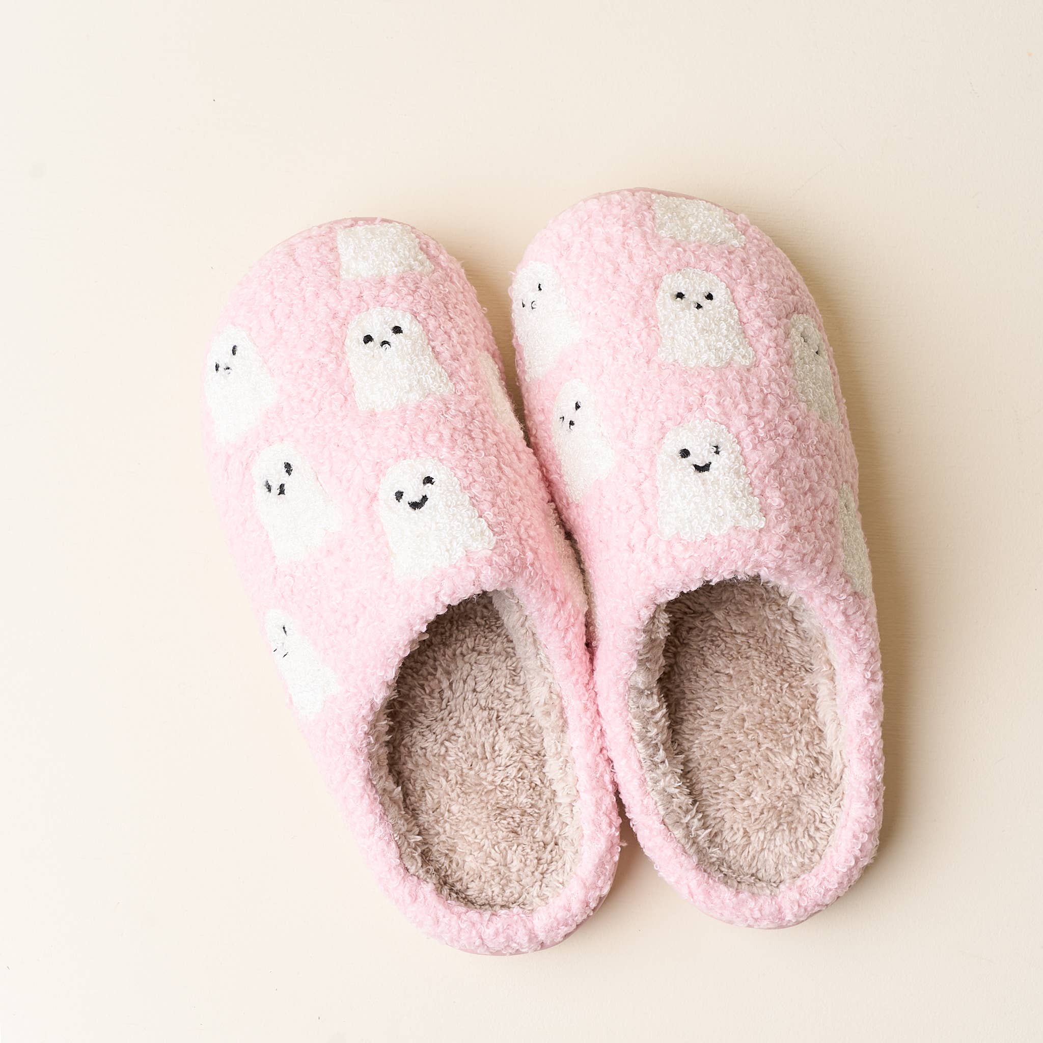 Fuzzy Slippers - Ghosts: Mixed - 2 S/M AND 2 M/L