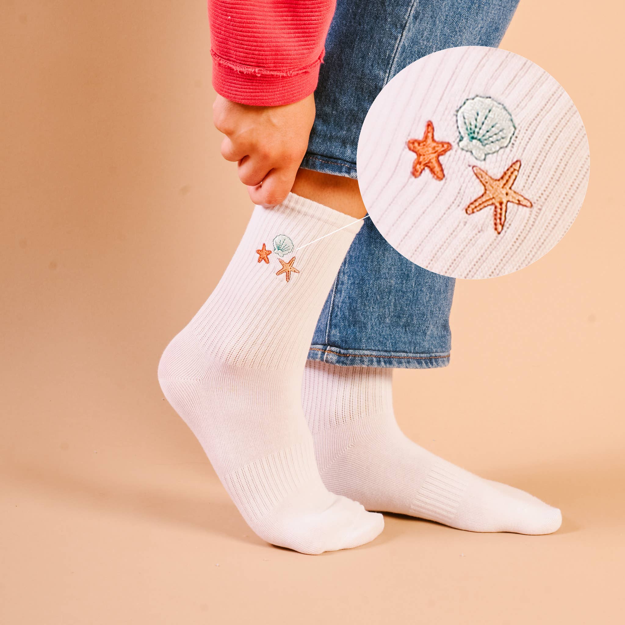 Embroidered Crew Socks-Seashells