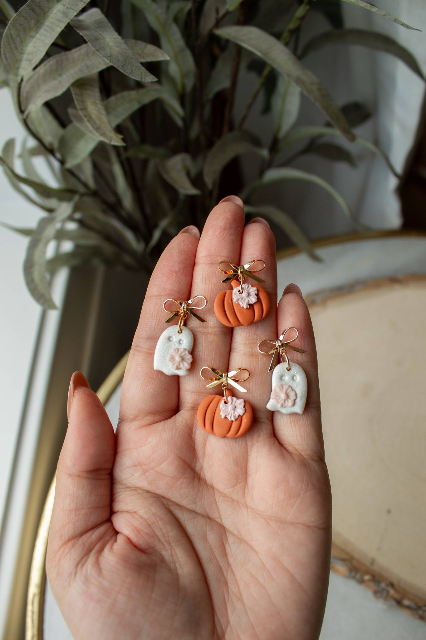 Fall Bow Pumpkin and Ghost Mini Dangles: Ghost