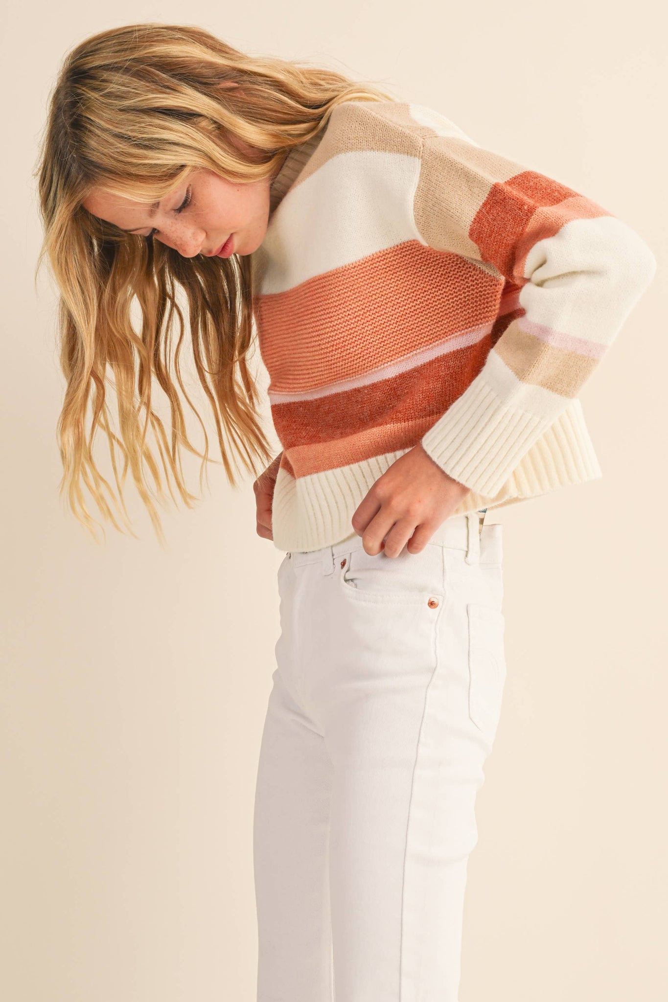 TWEEN KIDS GIRLS ROUND NECK CROPPED SWEATER