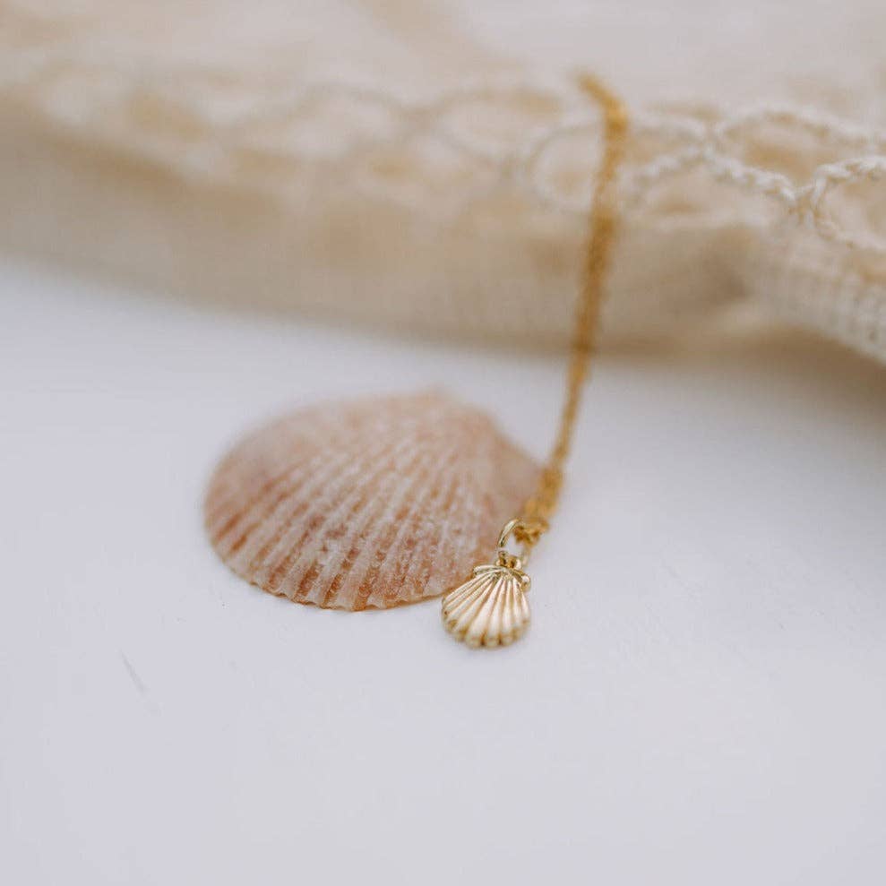 Sea Shell Necklace: 17.5"